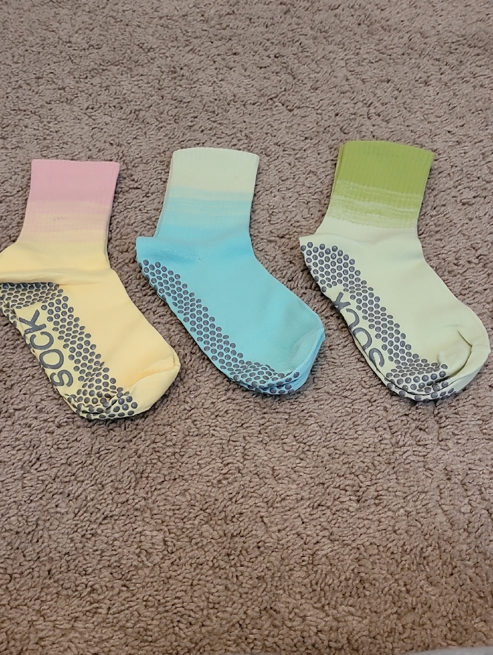 CLO LINK [Hotli Socks 30 ]: 3Pack Non-Slip Yoga & Pilates Socks NWOT